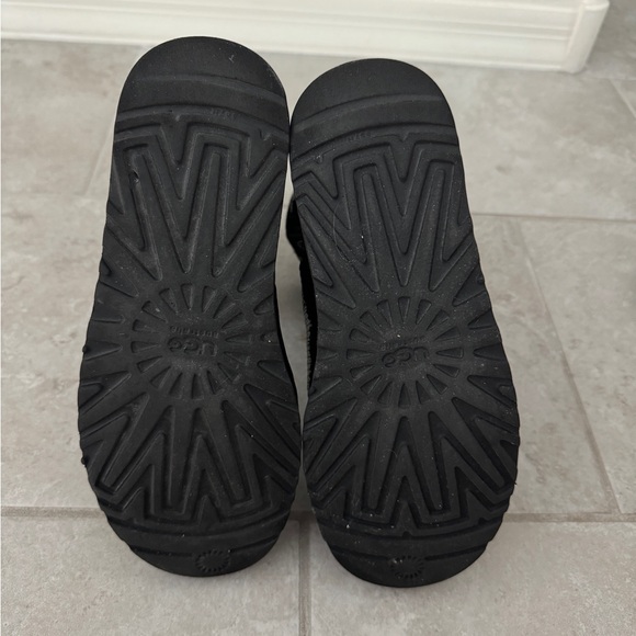 Classic Short Black Sequin Sparkly Uggs - size 8 - Picture 4 of 5